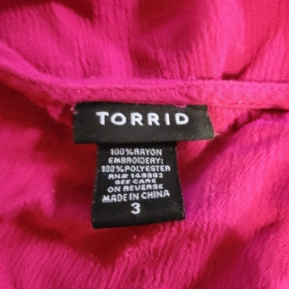 Torrid size 22/24 pink short sleeves keyhole boho top with embroidery - Picture 6 of 7